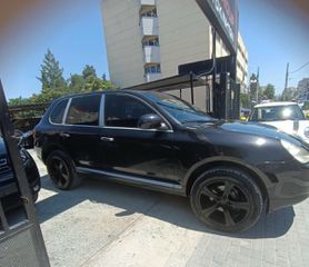 Porsche Cayenne 2004-thumb-3