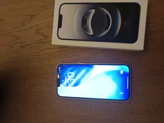 iPhone 16e-thumb-1