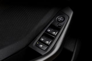 Bmw 116 2023 i-thumb-22