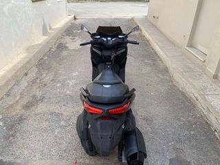 Yamaha XMAX 400 2016 ABS-thumb-3