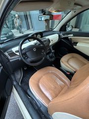 Lancia Ypsilon 2004-thumb-4