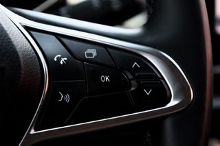 Renault Captur 2020 1.6 E-Tech Plug-in Hybrid 160hp Intens-thumb-23