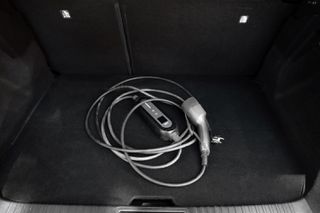 Renault Captur 2020 1.6 E-Tech Plug-in Hybrid 160hp Intens-thumb-8