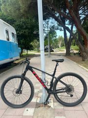Downhill - Enduro - Trail Trek 2023 x caliber 9