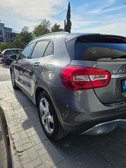 Mercedes-Benz GLA 200 2018 URBAN-thumb-4