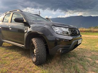 Dacia Duster 2018 4X4-thumb-1