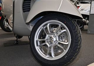 Vespa GTS 310 2026 E5+ 30ΑΤΟΚΕΣ ή ΔΩΡΑ ΑΞΙΑΣ 537€-thumb-2