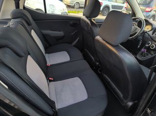 Hyundai i 10 2009-thumb-13
