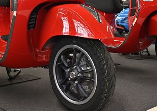 Vespa GTS Super 310 2026 E5+ 30ΑΤΟΚΕΣ ή ΔΩΡΑ ΑΞΙΑΣ 537€-thumb-2