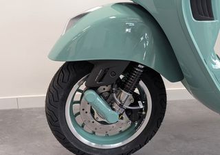 Vespa GTS 310 2026 E5+ 80TH LIMITED EDITION 30ΑΤΟΚΕΣ ή ΔΩΡΑ ΑΞΙΑΣ 537€-thumb-8