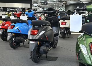 Vespa Sprint S 125 2026 S 30 ATOKEΣ + ΔΩΡΟ ΑΞΕΣΟΥΑΡ ΑΞΙΑΣ 537€-thumb-1