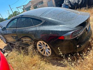 Tesla Model S 2018 Model s-thumb-1