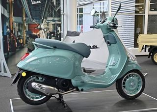 Vespa Primavera 125 2026 80TH LIMITED EDITION 30 ATOKEΣ + ΔΩΡΟ ΑΞΕΣΟΥΑΡ ΑΞΙΑΣ 537€-thumb-3