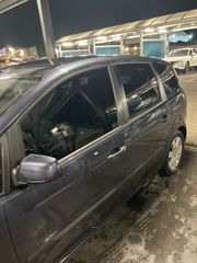 Ford C-Max 2007-thumb-6
