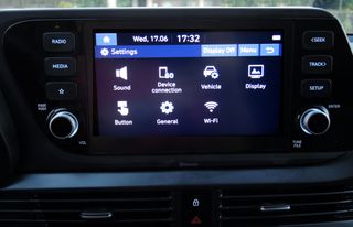 Hyundai i 20 2022 1.000cc 101 Hp HYBRD - BLUETOOTH -ANDROID-CAMERA-ZANTEΣ 16''-thumb-18