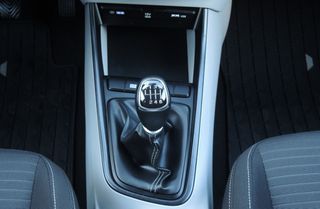 Hyundai i 20 2022 1.000cc 101 Hp HYBRD - BLUETOOTH -ANDROID-CAMERA-ZANTEΣ 16''-thumb-21