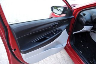 Hyundai i 20 2022 1.000cc 101 Hp HYBRD - BLUETOOTH -ANDROID-CAMERA-ZANTEΣ 16''-thumb-27