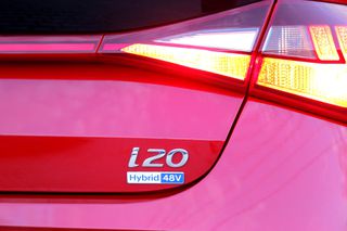 Hyundai i 20 2022 1.000cc 101 Hp HYBRD - BLUETOOTH -ANDROID-CAMERA-ZANTEΣ 16''-thumb-32