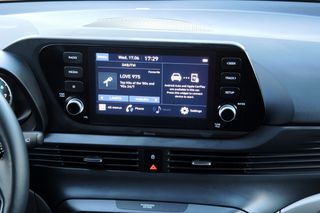 Hyundai i 20 2022 1.000cc 101 Hp HYBRD - BLUETOOTH -ANDROID-CAMERA-ZANTEΣ 16''-thumb-15