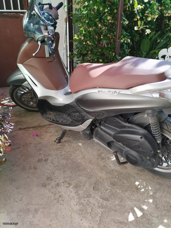 Roller / Scooter 2019 Beverly 300