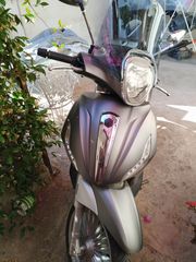 Roller / Scooter 2019 Beverly 300-thumb-2