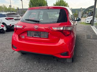Toyota Yaris 2017-thumb-10