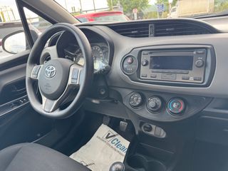 Toyota Yaris 2017-thumb-22