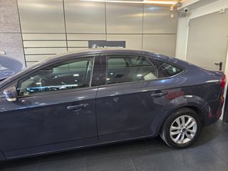 Ford Mondeo 2011-thumb-11