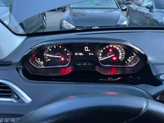 Peugeot 2008 2017-thumb-8