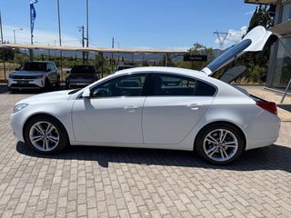 Opel Insignia 2010-thumb-5