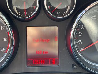 Opel Insignia 2010-thumb-9