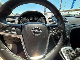 Opel Insignia 2010-thumb-10