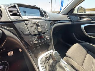 Opel Insignia 2010-thumb-11