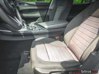 Alfa Romeo Stelvio 2019 2.2 JTDM (190 Hp) Q4 AWD Automatic-thumb-4