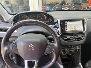Peugeot 2008 2017-thumb-11