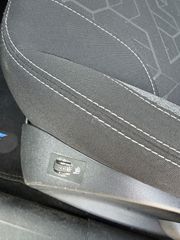 Peugeot 2008 2017-thumb-12