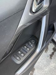 Peugeot 2008 2017-thumb-16