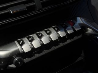 Peugeot 3008 2020 1.5 BLUEHDI 130 ALLURE EAT8-thumb-20