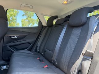 Peugeot 3008 2020 1.5 BLUEHDI 130 ALLURE EAT8-thumb-26