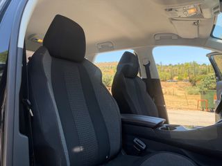 Peugeot 3008 2020 1.5 BLUEHDI 130 ALLURE EAT8-thumb-31