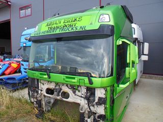 ΚΑΜΠΙΝΑ VOLVO FH4