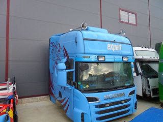 ΚΑΜΠΙΝΑ SCANIA R-thumb-1