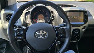 Toyota Aygo 2017 1.0_X-PLAY_EDITION-S  - FULL_EXTRA-thumb-21