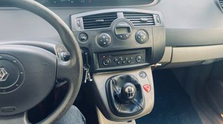 Renault Scenic 2004-thumb-13