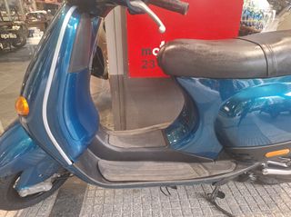 Piaggio Vespa ET4 125 1999-thumb-11
