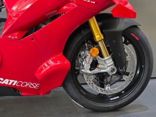 Ducati Panigale V4 R 2026-thumb-11
