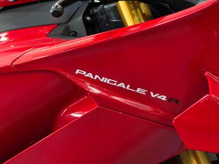 Ducati Panigale V4 R 2026-thumb-22