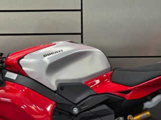 Ducati Panigale V4 R 2026-thumb-5