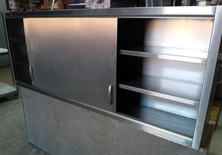 Ποτηριερα - Πιάτοθήκη με συρόμενες πόρτες ΙΝΟΧ η τζάμια. Διαστάσεις 180χ30χ70 . ( Έτοιμοπαραδοτο )