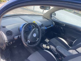 Volkswagen Beetle 2000-thumb-10